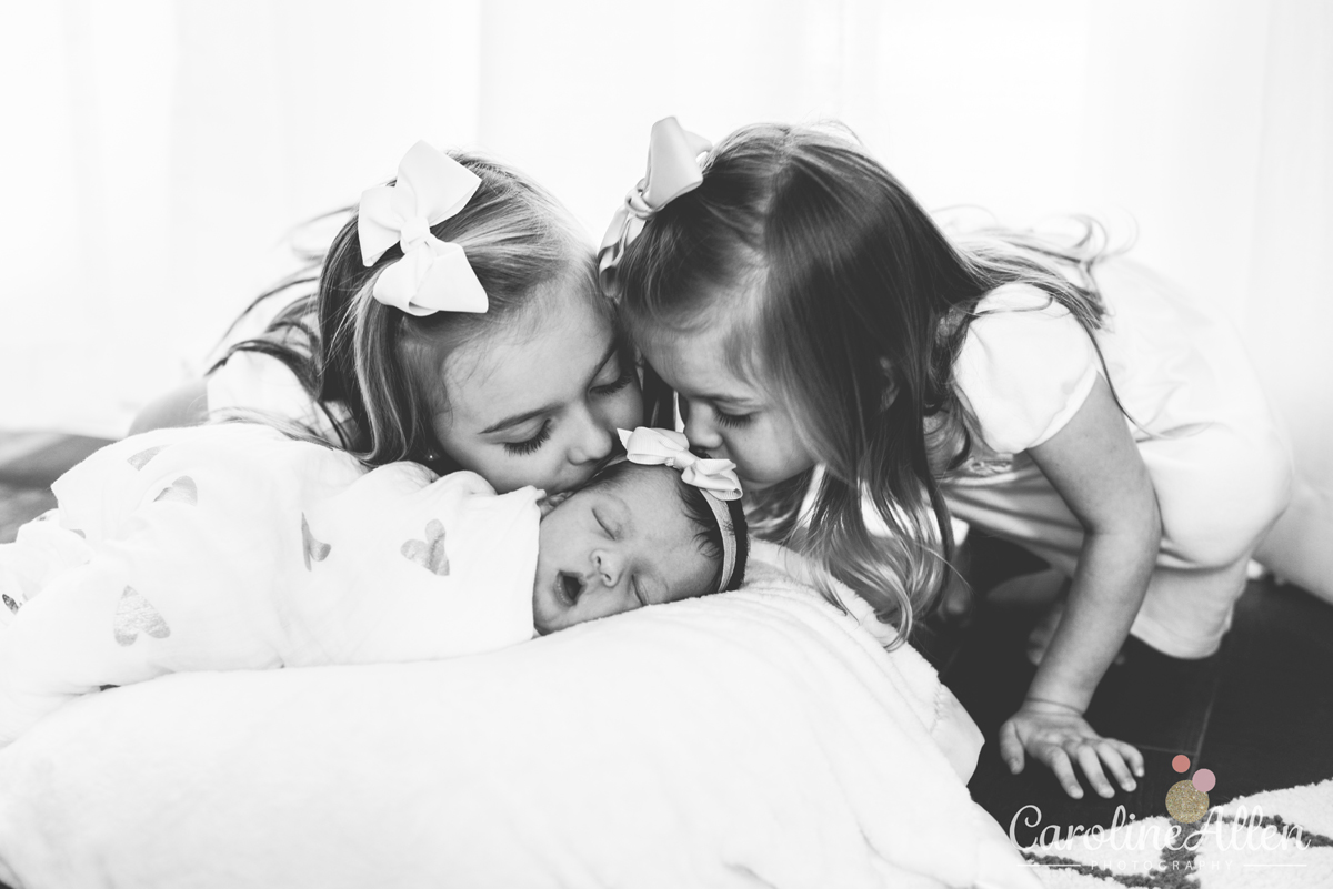 sisters, family, black and white, kiss