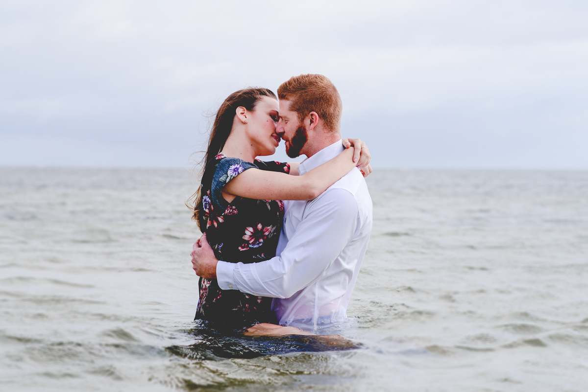 ocean, water, couple, kissing