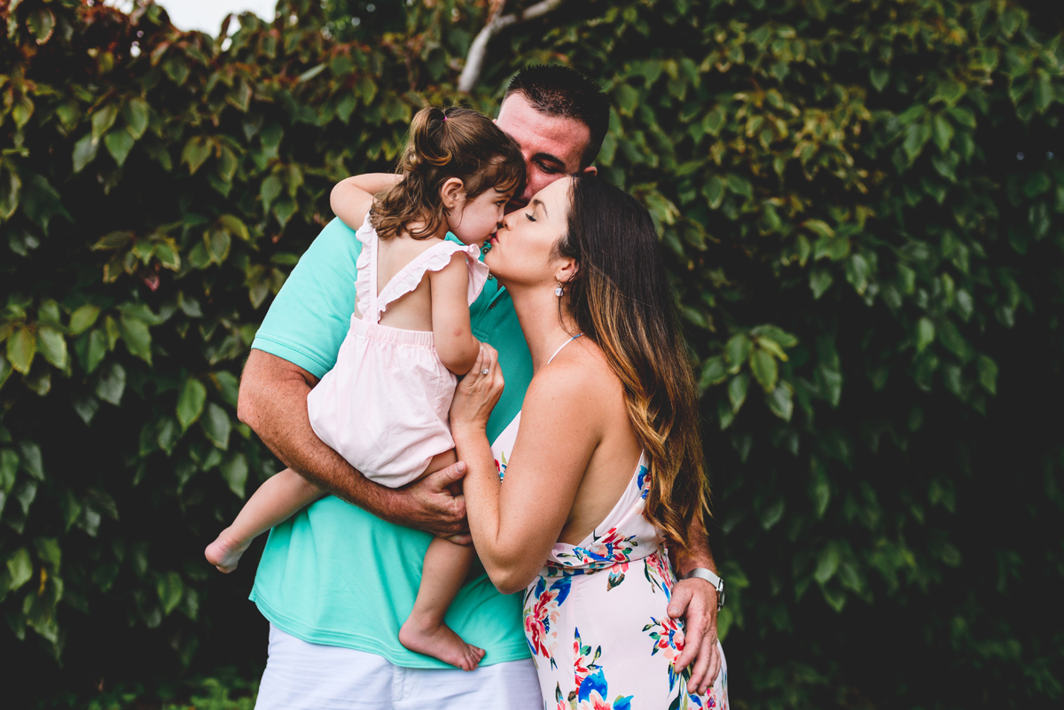 family, kisses, tree, greenery