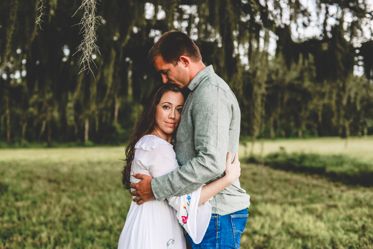 couple, hugging, tree, moss, country, field 