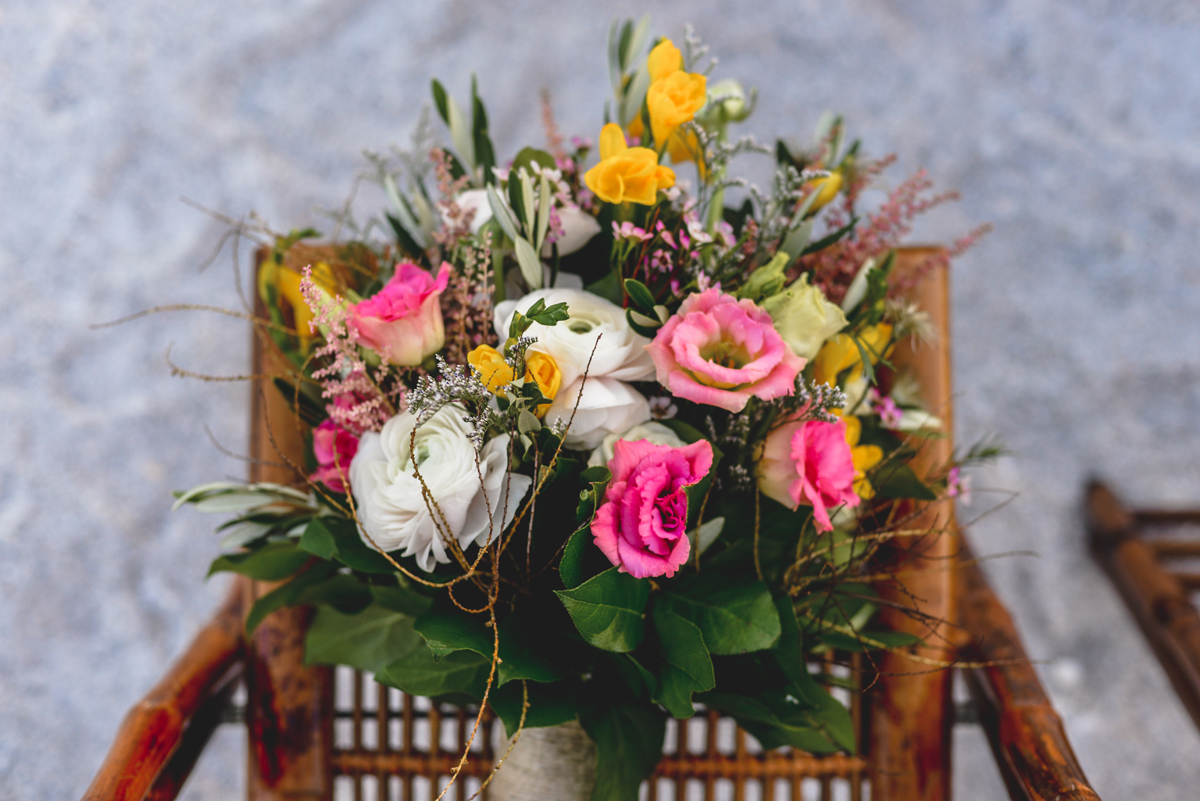 bouquet, flower, sand, beach, wood, chair