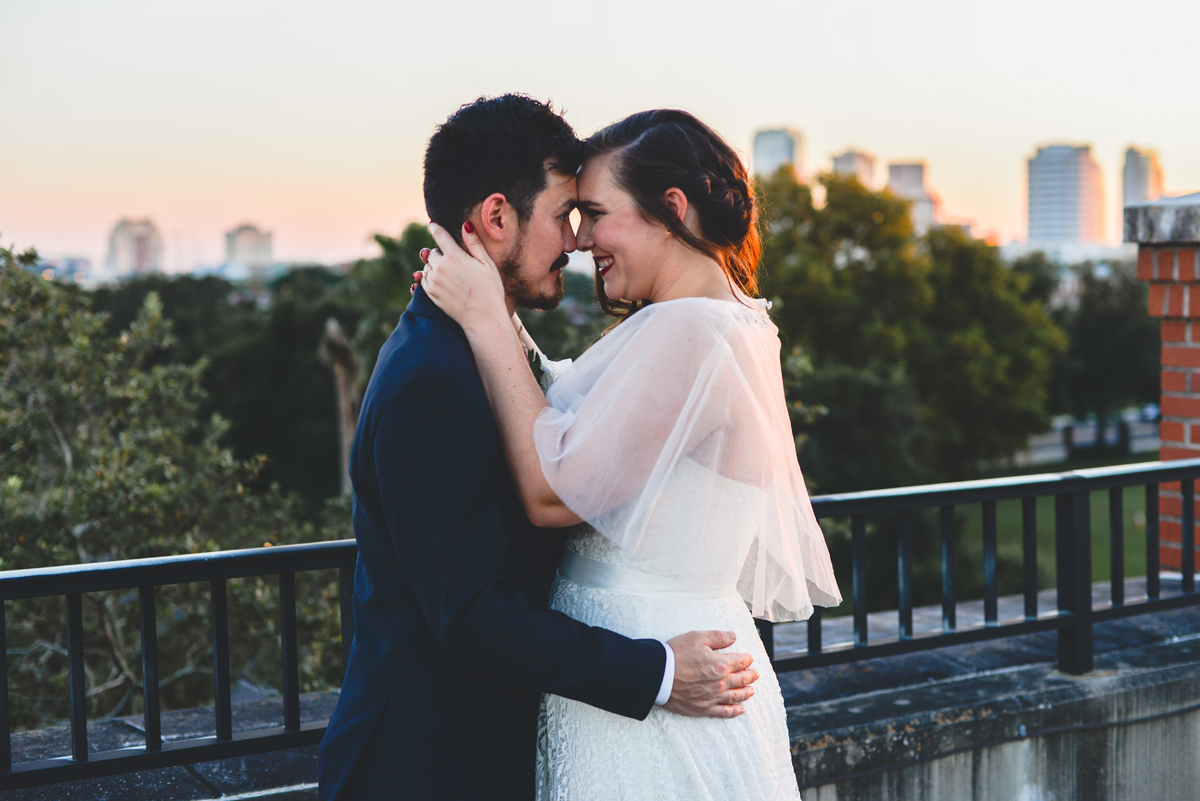 husband, wife, hugging, skyline, sunset, city, tampa