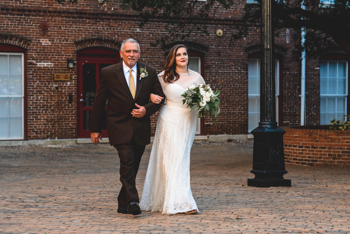 bride, walking, wedding, ceremony, father, isle