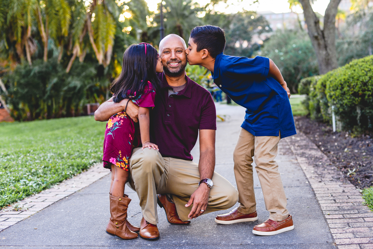 sidewalk, kids, dad, kissing, family, love