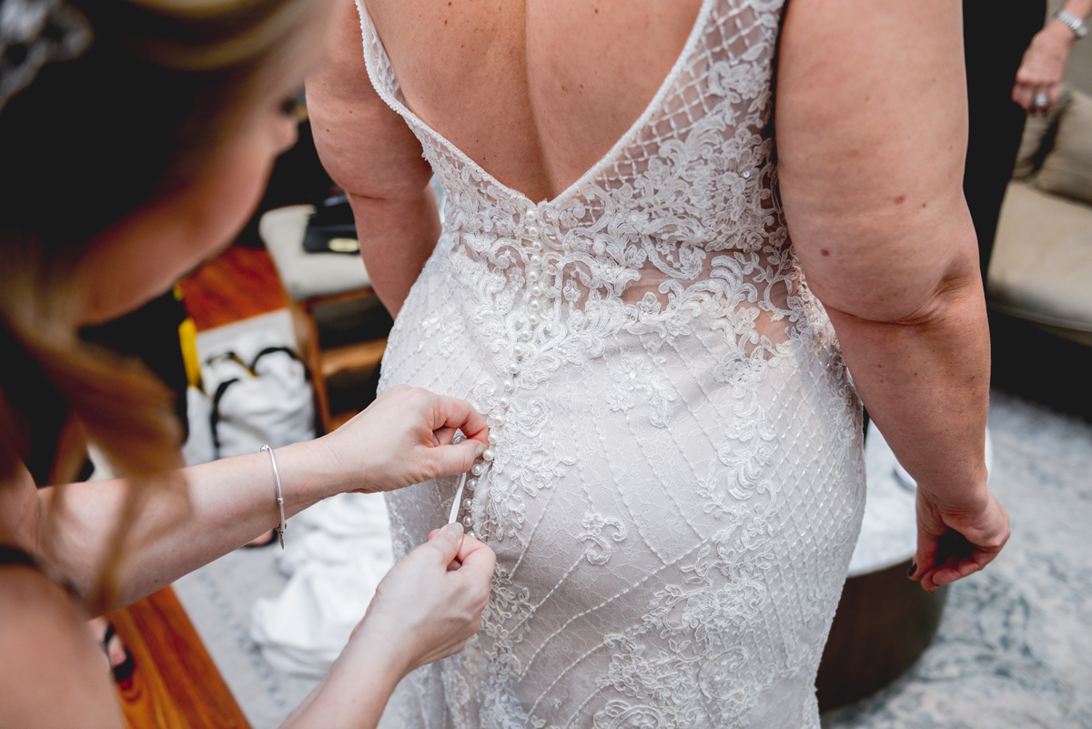 bride, wedding dress, details, buttons, back, lace