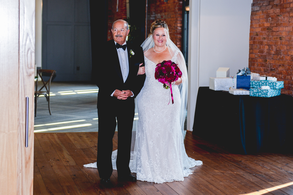 bride, father, wedding day, bouquet