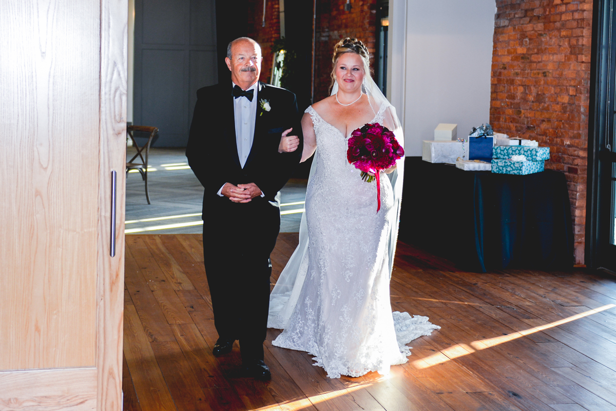 wedding day, bride, walking, isle, bouquet 