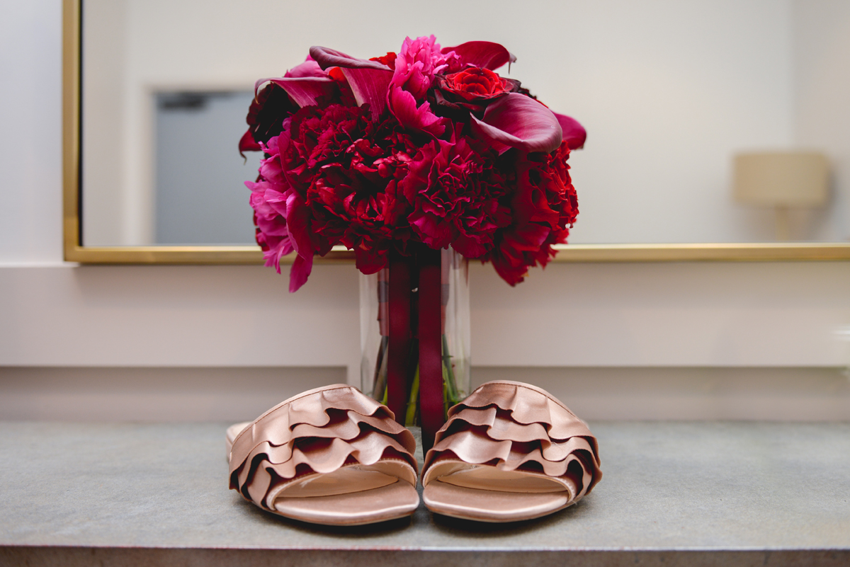 bouquet, flowers, pink, purple, mirror, hold, shoes