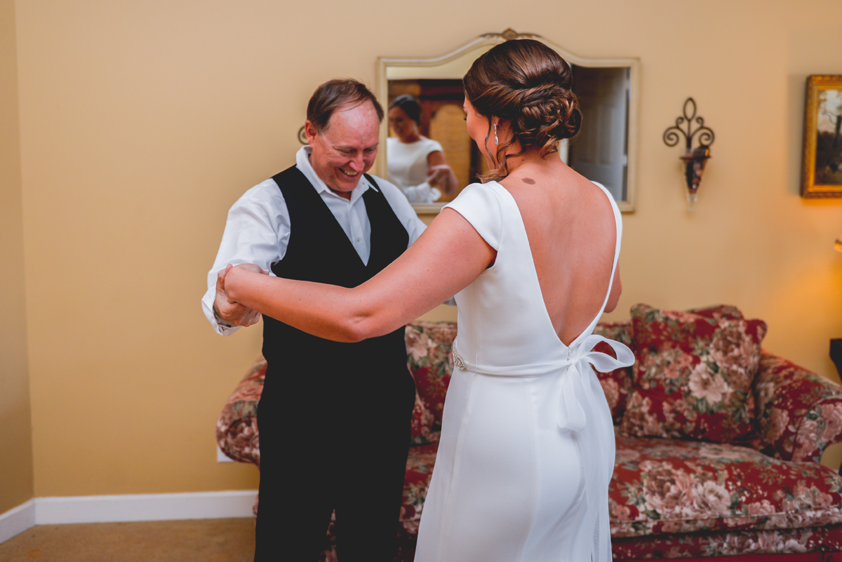 dad, father, daughter, wedding day, first look