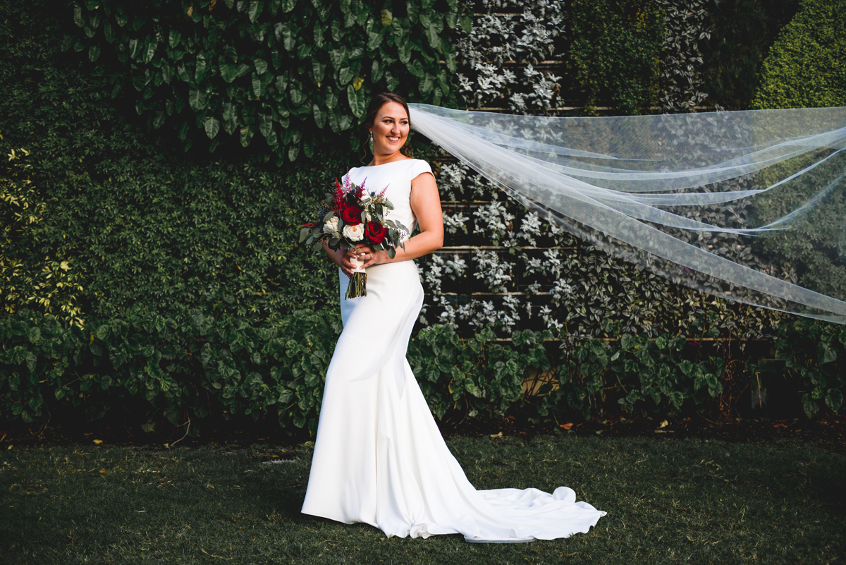 windy, green, bride, bouquet, flowers, veil 