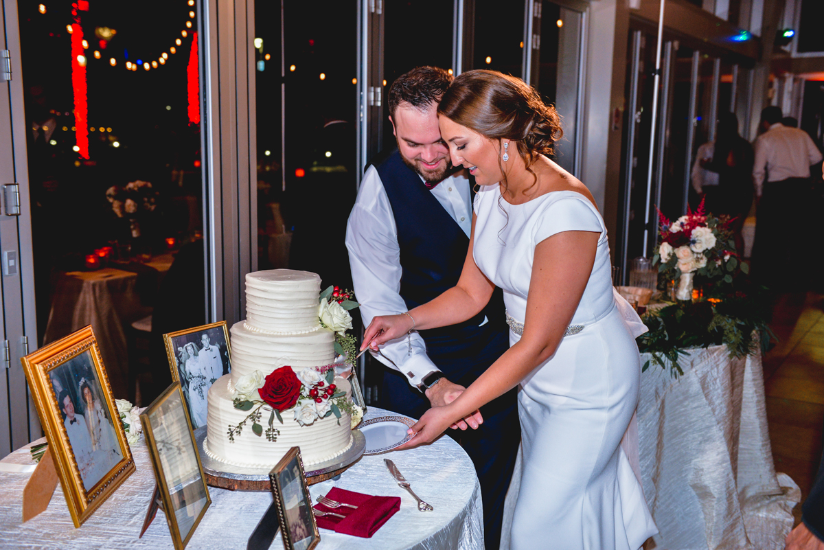 cake, cutting cake, bride, groom, wedding