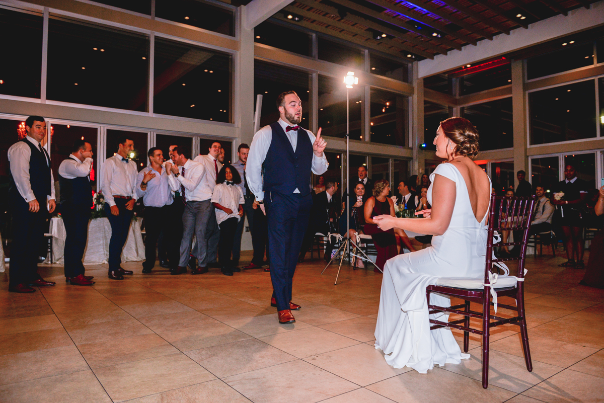 groom, bride, garter, bouquet, dancing