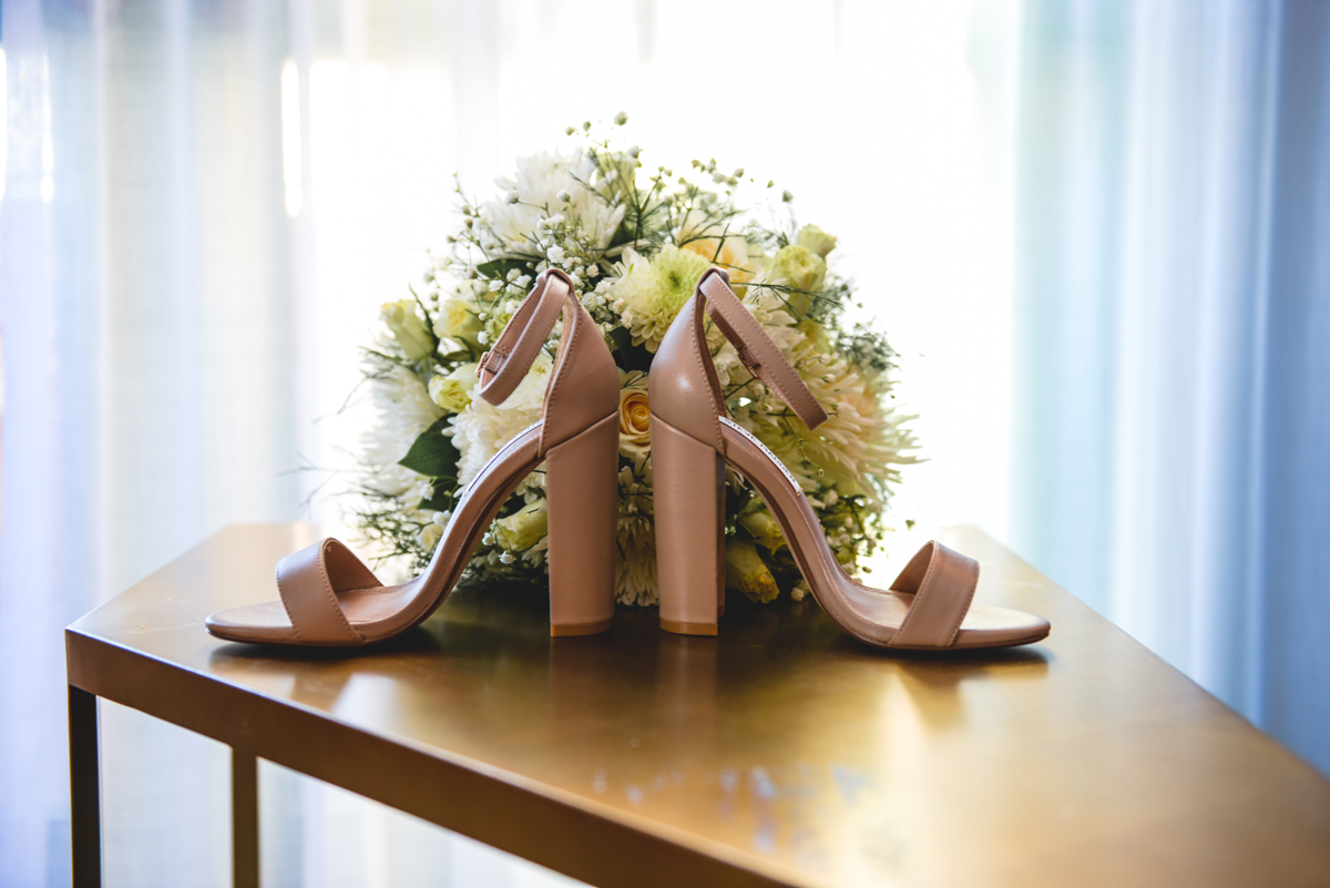 shoes, heels, bouquet, flowers, details 