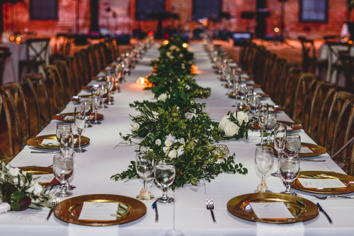 tablescape, wedding, decor, greenery, gold 