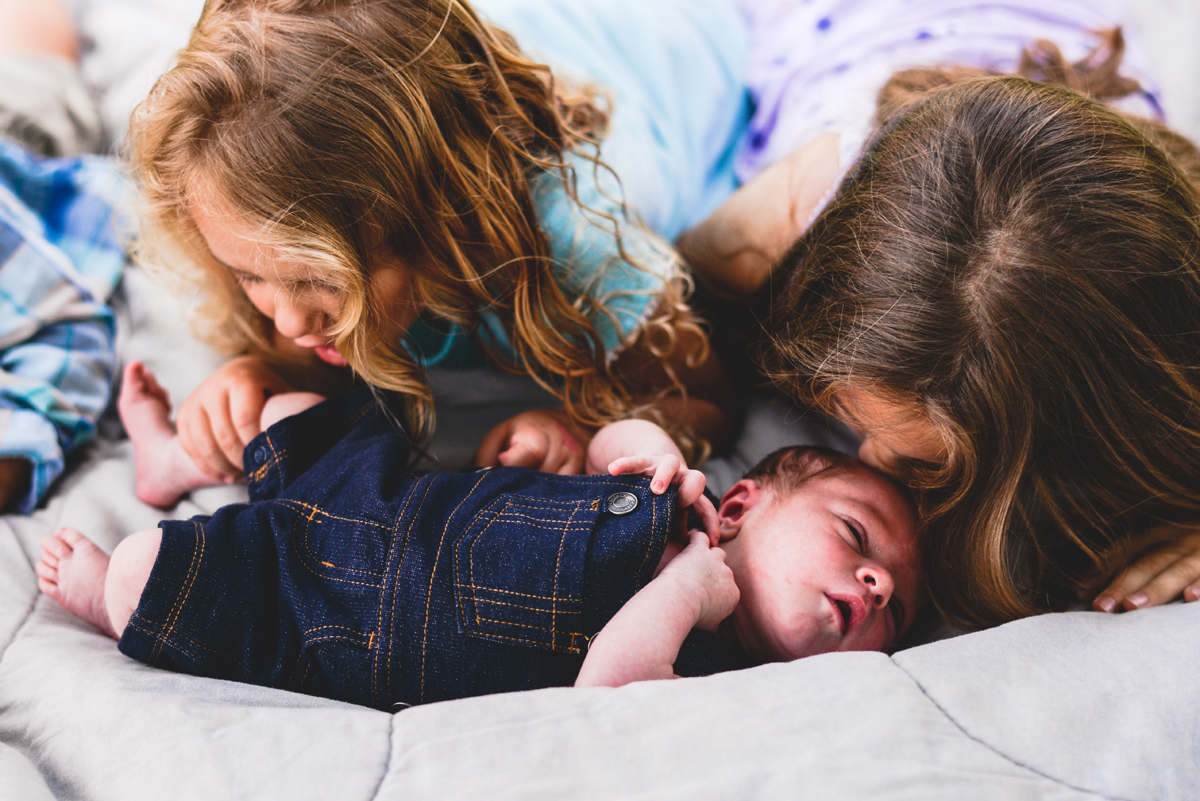 sisters, siblings, newborn, baby, kisses, love