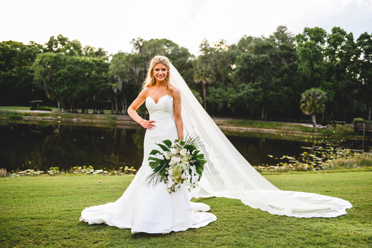 bride, wedding day, veil, wedding dress