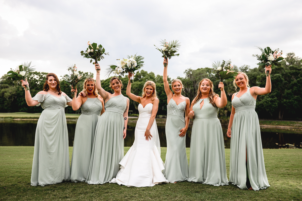 bride, bridesmaids, golf course, bouquets 