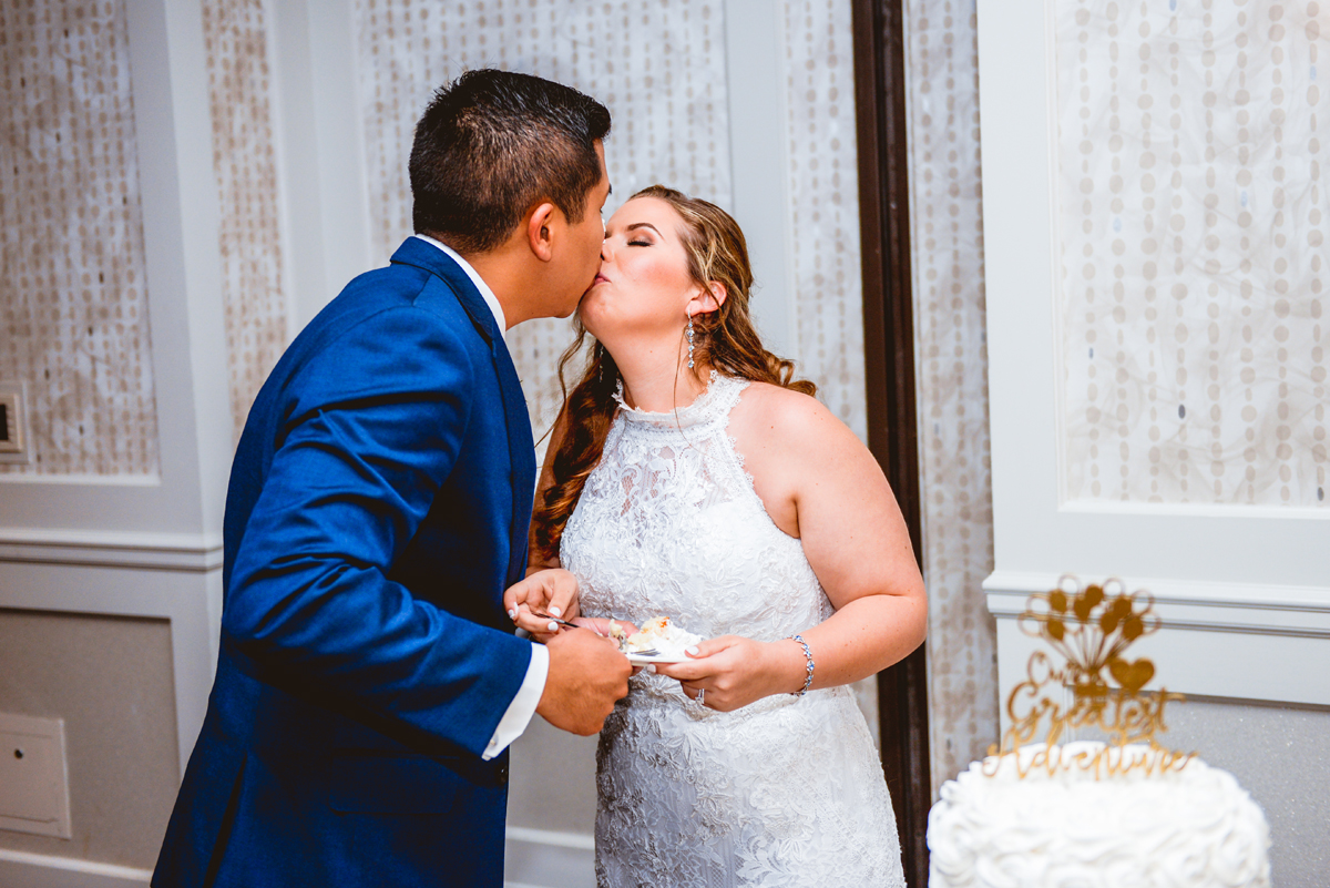 wedding cake, bride, groom, cake cutting