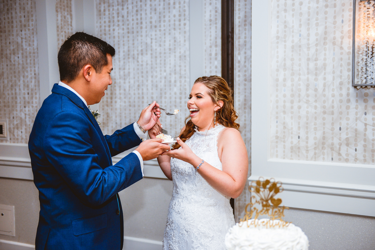 wedding cake, bride, groom, cake cutting