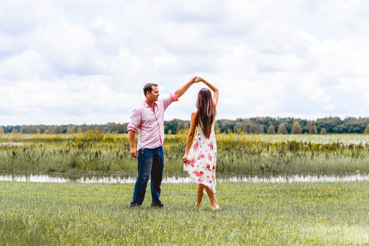 dancing, grass, filed, park, couple, water